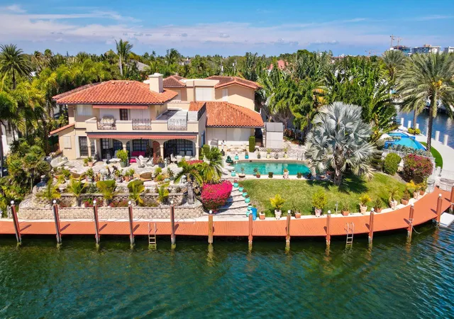 Photo 3 of Single family home for sale at 2850 NE 44th Street, Lighthouse Point, FL 33064 | MLS# R11167647 | Listing updated on 2026-09-15