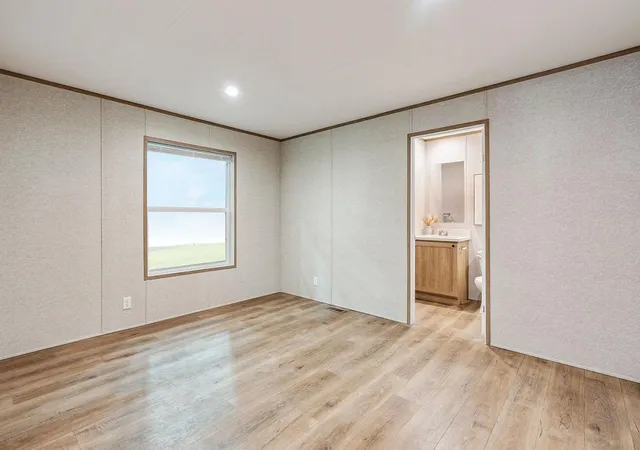 Photo 4 of Manufactured home for sale at 820 Maryland Ave, Clewiston, FL 33440 | MLS# R11167977 | Listing updated on 2026-09-30