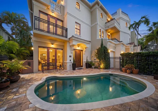 Photo 2 of Townhouse for sale at 645 Ne 17th Way #645, Fort Lauderdale, FL 33304 | MLS# F10556230 | Listing updated on 2026-09-23