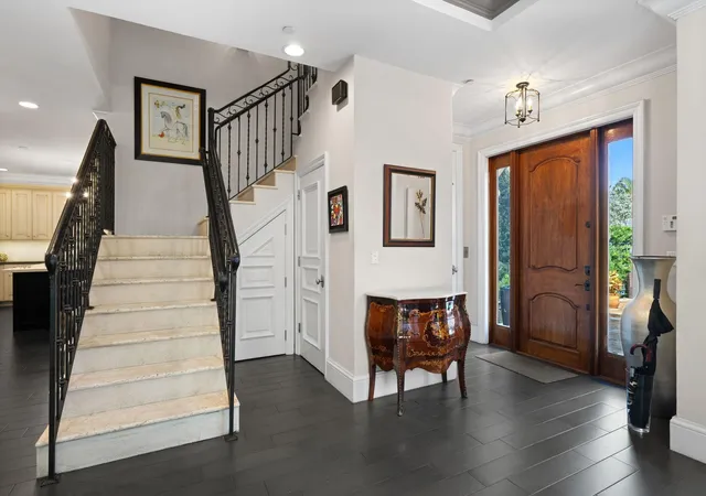 Photo 3 of Townhouse for sale at 645 Ne 17th Way #645, Fort Lauderdale, FL 33304 | MLS# F10556230 | Listing updated on 2026-09-23