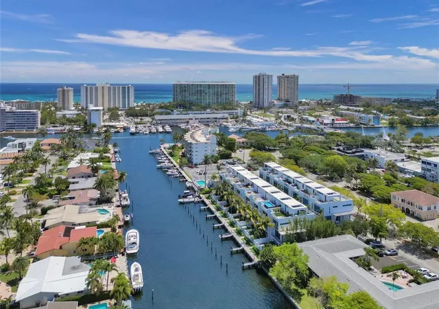 Photo 2 of Townhouse for sale at 2743 Ne 1st Street, Pompano Beach, FL 33062 | MLS# R11168390 | Listing updated on 2026-09-15
