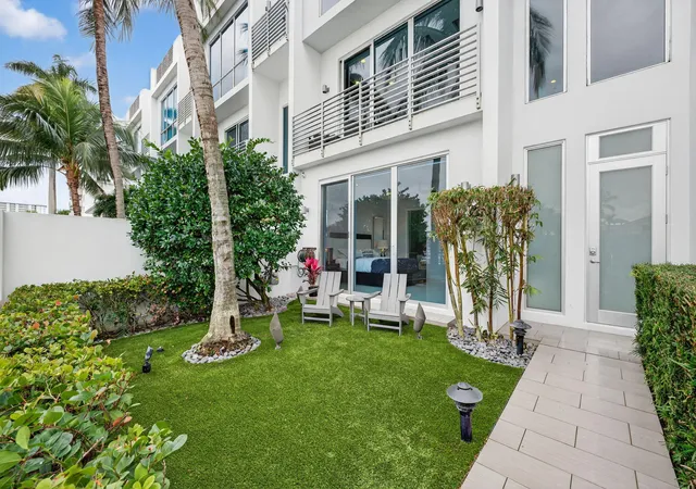 Photo 4 of Townhouse for sale at 2743 NE 1st Street, Pompano Beach, FL 33062 | MLS# R11168390 | Listing updated on 2026-09-15