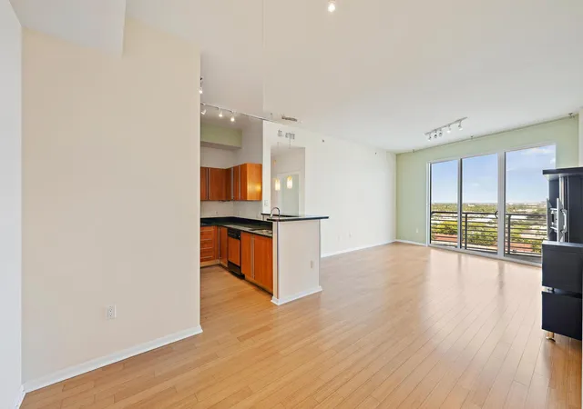Photo 3 of Condo for sale at 1551 N Flagler Dr #Ph L7, West Palm Beach, FL 33401 | MLS# R11169411 | Listing updated on 2026-09-14