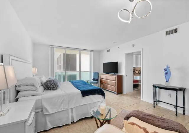 Photo 3 of Condo for sale at 347 N New River Dr #1506, Fort Lauderdale, FL 33301 | MLS# F10556710 | Listing updated on 2026-09-23