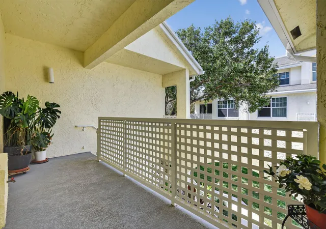 Photo 3 of Condo for sale at 1403 Mainsail Cir, Jupiter, FL 33477 | MLS# R11169956 | Listing updated on 2026-09-13