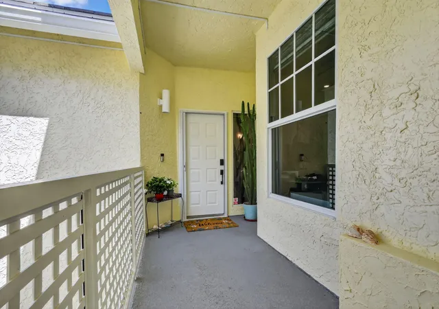 Photo 4 of Condo for sale at 1403 Mainsail Cir, Jupiter, FL 33477 | MLS# R11169956 | Listing updated on 2026-09-13