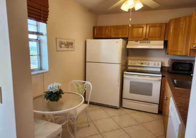 Photo 3 of Condo for sale at 230 Ne 26th Avenue #408, Boynton Beach, FL 33435 | MLS# B26000138 | Listing updated on 2026-09-15