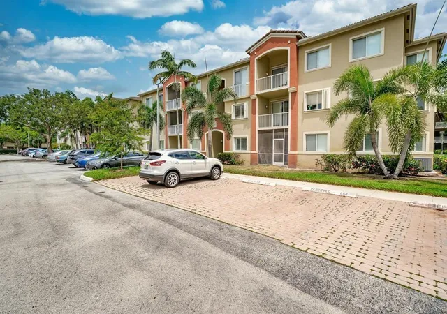 Condo for sale at 7085 Nova Dr #226, Davie, FL 33317 | MLS# B26001669