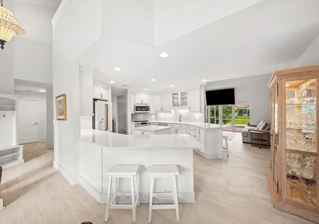 Photo 2 of Townhouse for sale at 23373 Water Cir, Boca Raton, FL 33486 | MLS# B26001894 | Listing updated on 2026-10-06