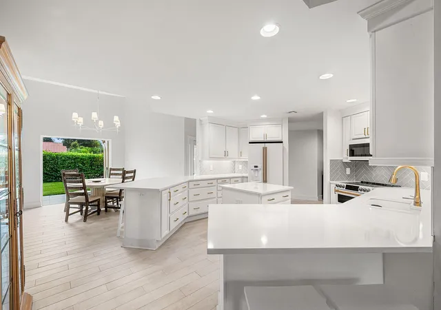 Photo 3 of Townhouse for sale at 23373 Water Cir, Boca Raton, FL 33486 | MLS# B26001894 | Listing updated on 2026-10-06