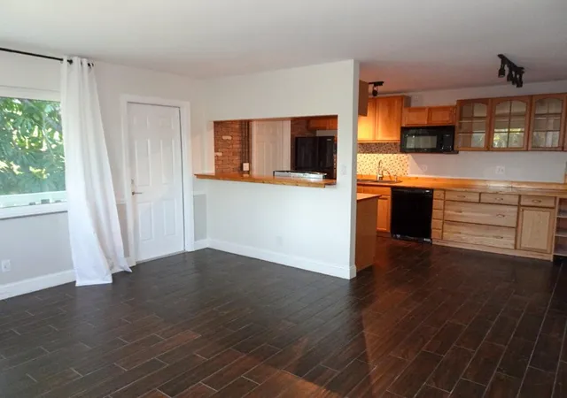 Listing Photo 4 - Condo for sale in building located at 316 Se 1St St, Boynton Beach, FL 33435 - Unit #5c