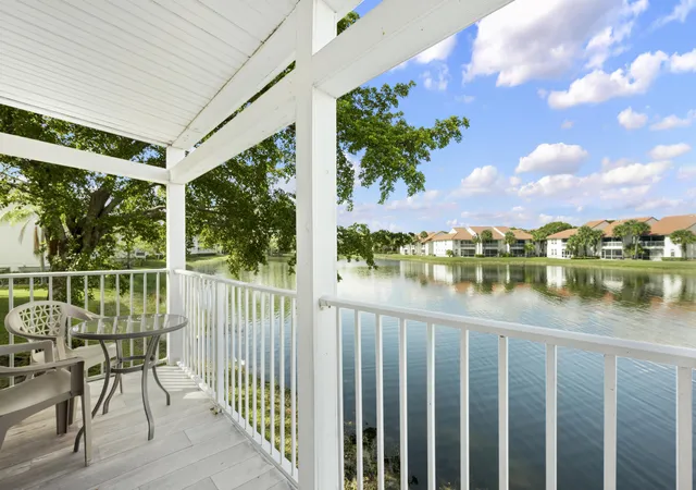 Listing Photo 5 - Condo for sale in building located at 179 Cypress Pt Dr, Palm Beach Gardens, FL 33418 - Unit #179