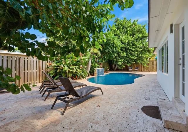 Photo 2 of Single family home for sale at 4760 Ne 17th Avenue, Oakland Park, FL 33334 | MLS# B26004229 | Listing updated on 2026-09-16