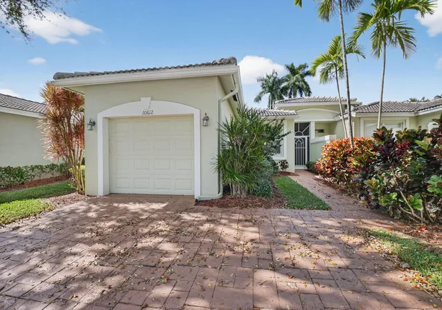 Photo 3 of Single family home for sale at 10612 Royal Caribbean Cir, Boynton Beach, FL 33437 | MLS# B26005457 | Listing updated on 2026-09-14