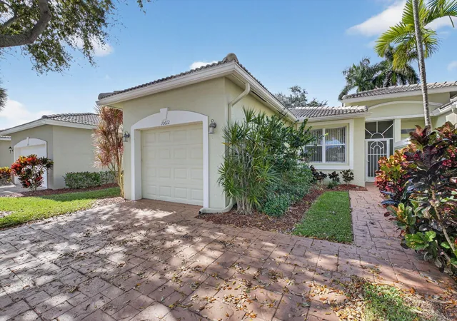 Photo 3 of House for sale at 10612 Royal Caribbean Cir, Boynton Beach, FL 33437 | MLS# B26005457 | Listing updated on 2026-09-14