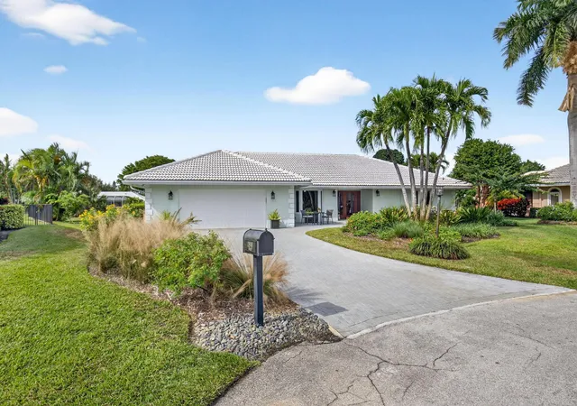 Photo 3 of Single family home for sale at 11949 Date Palm Dr, Boynton Beach, FL 33436 | MLS# B26006017 | Listing updated on 2026-09-14