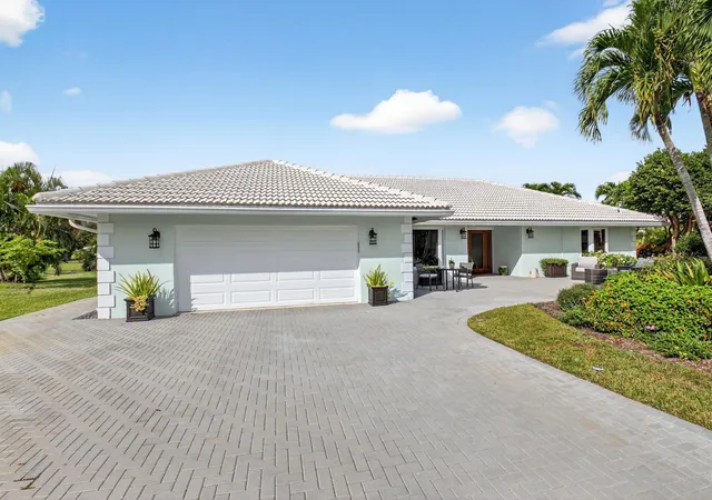 Photo 3 of Single family home for sale at 11949 Date Palm Dr, Boynton Beach, FL 33436 | MLS# B26006017 | Listing updated on 2026-09-14