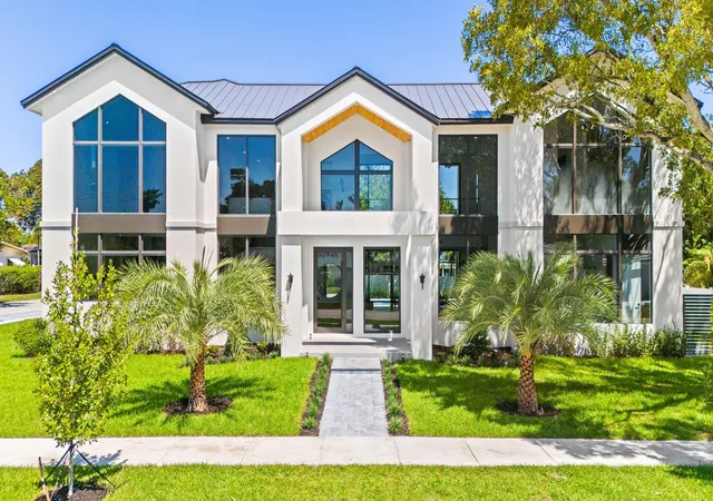 Photo 2 of Single family home for sale at 2625 Ne 29th Court, Fort Lauderdale, FL 33306 | MLS# B26007347 | Listing updated on 2026-09-23