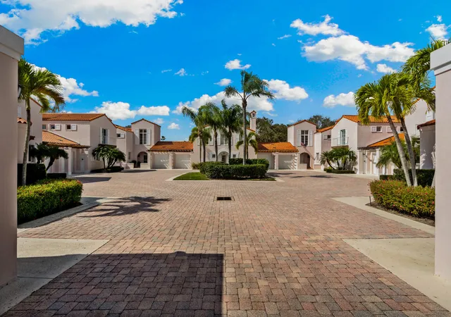 Photo 2 of Single family home for sale at 4805 Wood Duck Cir #61, Vero Beach, FL 32967 | MLS# B26007394 | Listing updated on 2026-10-06