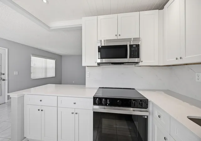 Photo 3 of Condo for sale at 422 Burgundy I, Delray Beach, FL 33484 | MLS# B26007712 | Listing updated on 2026-09-15