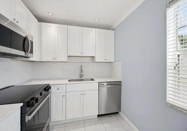 Photo 3 of Condo for sale at 422 Burgundy I, Delray Beach, FL 33484 | MLS# B26007712 | Listing updated on 2026-09-15