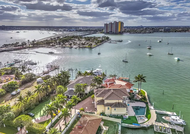 Photo 3 of Single family home for sale at 2775 Lake Dr, Riviera Beach, FL 33404 | MLS# B26007991 | Listing updated on 2026-09-15