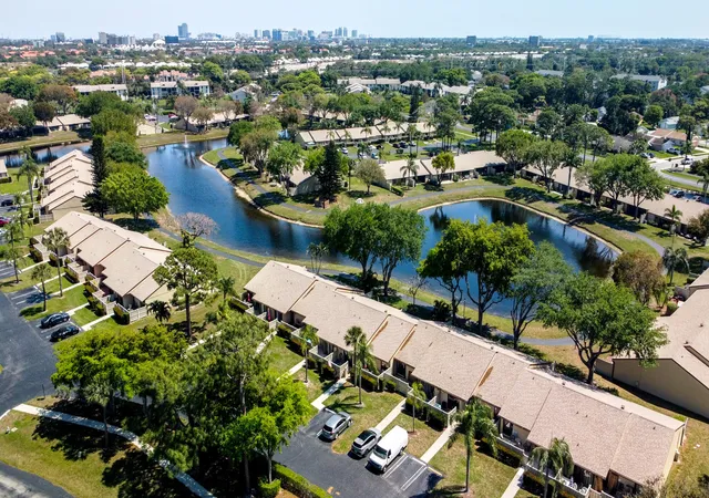 Photo 2 of Single family home for sale at 1017 Green Pine Blvd #C, West Palm Beach, FL 33409 | MLS# B26008099 | Listing updated on 2026-10-06