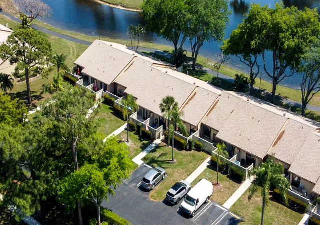 Photo 3 of Single family home for sale at 1017 Green Pine Blvd #C, West Palm Beach, FL 33409 | MLS# B26008099 | Listing updated on 2026-10-06