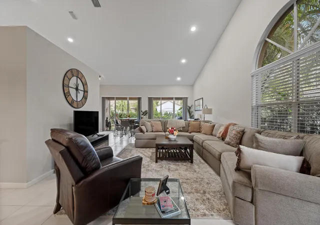 Photo 4 of House for sale at 4657 Carlton Golf Dr, Lake Worth, FL 33449 | MLS# B26009044 | Listing updated on 2026-09-24