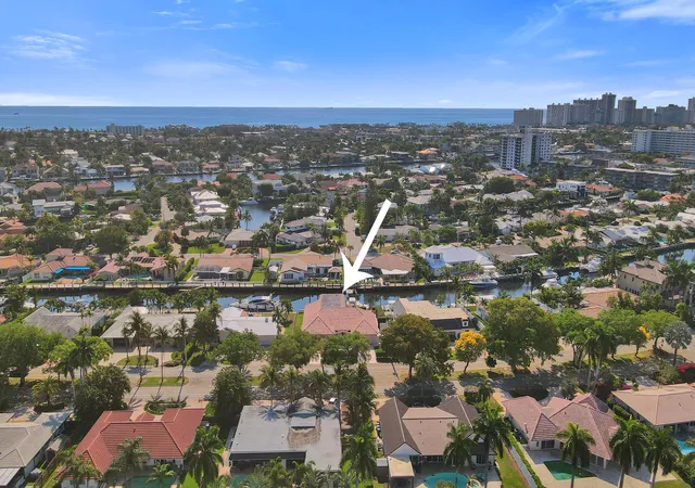 Photo 3 of Single family home for sale at 5530 Bayview Dr, Fort Lauderdale, FL 33308 | MLS# B26009157 | Listing updated on 2026-09-14