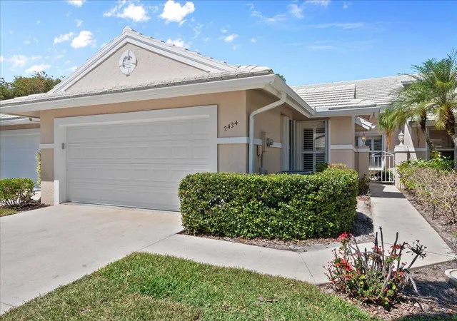 Photo 3 of Single family home for sale at 2424 Sw Foxpoint Trl, Palm City, FL 34990 | MLS# B26011468 | Listing updated on 2026-09-15