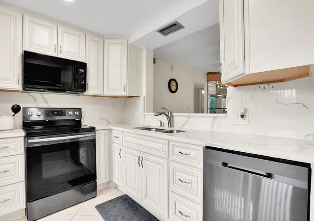 Photo 3 of Condo for sale at 4701 Martinique Dr #K3, Coconut Creek, FL 33066 | MLS# B26011571 | Listing updated on 2026-09-29