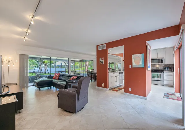 Listing Photo 5 - Condo for sale in building located at 3425 Lime Hl Rd, Lauderhill, FL 33319 - Unit #169