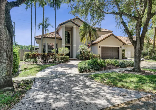 Photo 2 of Single family home for sale at 10650 Paris St, Hollywood, FL 33026 | MLS# B26012485 | Listing updated on 2026-09-24
