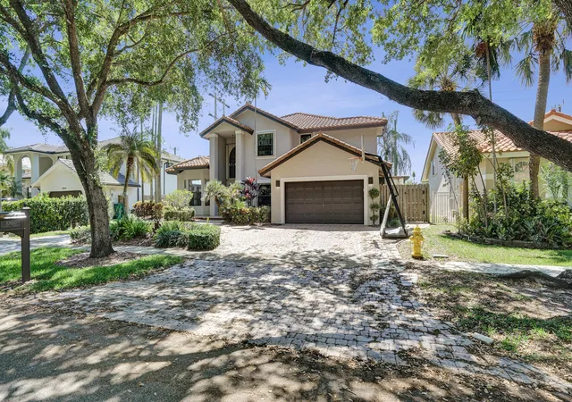 Photo 3 of Single family home for sale at 10650 Paris St, Hollywood, FL 33026 | MLS# B26012485 | Listing updated on 2026-09-24