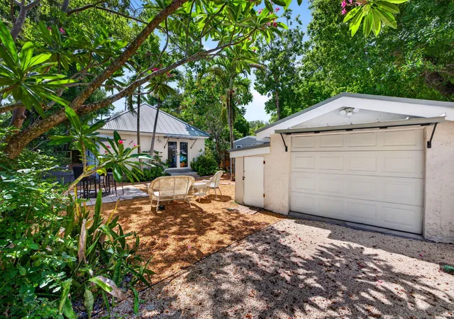 Photo 1 of Sale Pending at 605 Sw 6th Avenue, Fort Lauderdale, FL 33315 | MLS# B26013526 | Listing updated on 2026-10-03