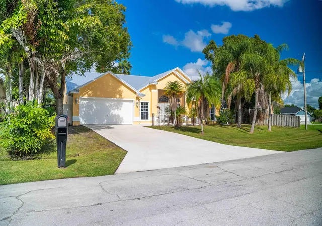 Photo 3 of Single family home for sale at 3502 Se Hyde Cir, Port Saint Lucie, FL 34984 | MLS# B26014155 | Listing updated on 2026-09-13