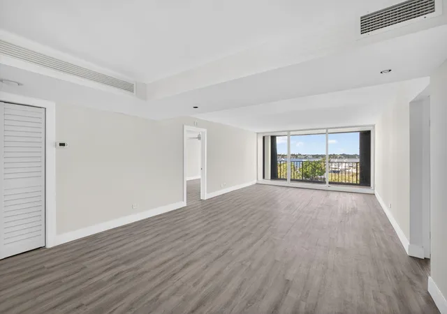 Photo 4 of Condo for sale at 136 Lakeshore Dr #511, North Palm Beach, FL 33408 | MLS# B26014250 | Listing updated on 2026-09-16