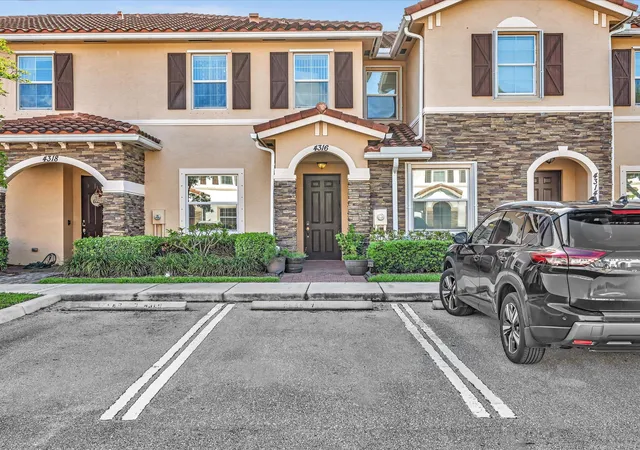 Photo 3 of Townhouse for sale at 4316 Maybelle Ln, West Palm Beach, FL 33417 | MLS# B26014255 | Listing updated on 2026-09-23