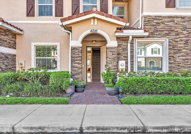 Photo 4 of Townhouse for sale at 4316 Maybelle Ln, West Palm Beach, FL 33417 | MLS# B26014255 | Listing updated on 2026-09-23