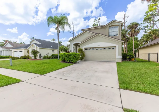 Photo 2 of Single family home for sale at 15157 Oak Chase Ct, Wellington, FL 33414 | MLS# B26014791 | Listing updated on 2026-10-01