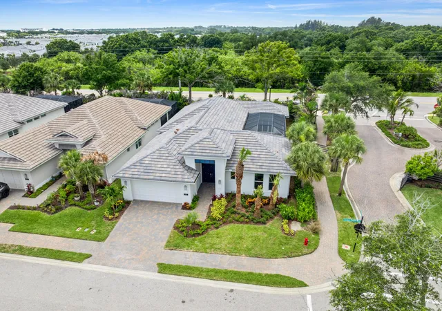 Photo 3 of Sale Pending at 4133 Lucaya Pointe Way, Vero Beach, FL 32967 | MLS# B26014872 | Listing updated on 2026-09-16