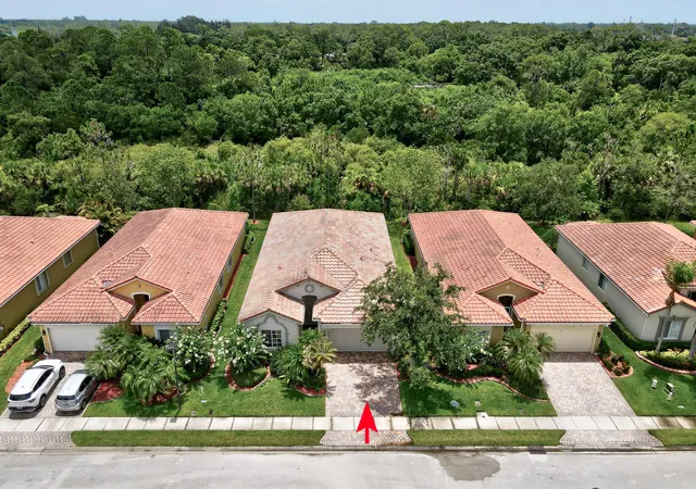 Photo 2 of Single family home for sale at 6188 Dorchester Way, Vero Beach, FL 32966 | MLS# B26015131 | Listing updated on 2026-10-01