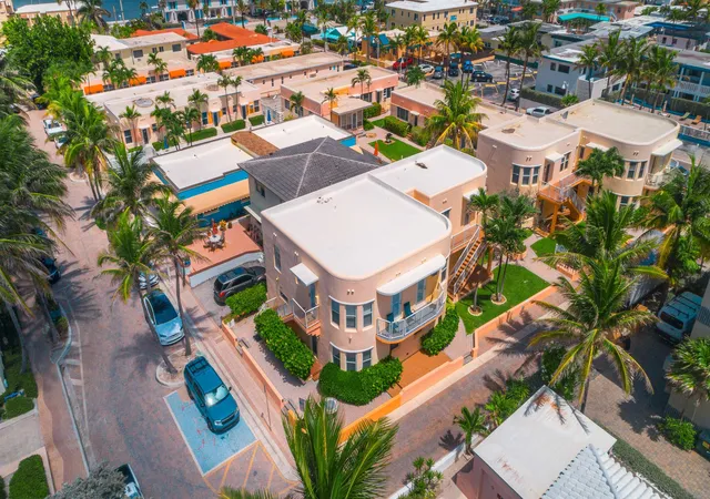 Photo 1 of Condo for sale at 311 Connecticut St #4, Hollywood, FL 33019 | MLS# B26015319 | Listing updated on 2026-09-15