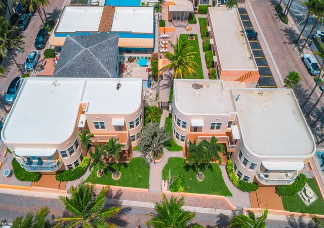 Photo 2 of Condo for sale at 311 Connecticut St #4, Hollywood, FL 33019 | MLS# B26015319 | Listing updated on 2026-09-15