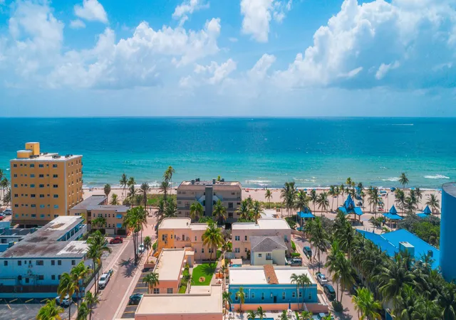 Photo 4 of Condo for sale at 311 Connecticut St #4, Hollywood, FL 33019 | MLS# B26015319 | Listing updated on 2026-09-15