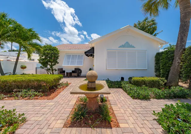 Photo 2 of Single family home for sale at 205 N 18th Avenue, Lake Worth Beach, FL 33460 | MLS# B26015605 | Listing updated on 2026-09-16