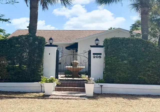 Photo 3 of Single family home for sale at 205 N 18th Avenue, Lake Worth Beach, FL 33460 | MLS# B26015605 | Listing updated on 2026-09-16