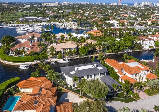 Photo 3 of Sale Pending at 133 W Coconut Palm Rd, Boca Raton, FL 33432 | MLS# B26015952 | Listing updated on 2026-09-16