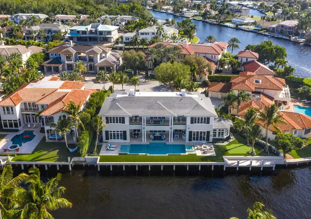 Photo 4 of Sale Pending at 133 W Coconut Palm Rd, Boca Raton, FL 33432 | MLS# B26015952 | Listing updated on 2026-09-16